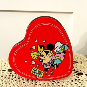 Vintage 1980s Minnie Mouse Valentine Heart Shaped Tin - 80s Fashion - Disney